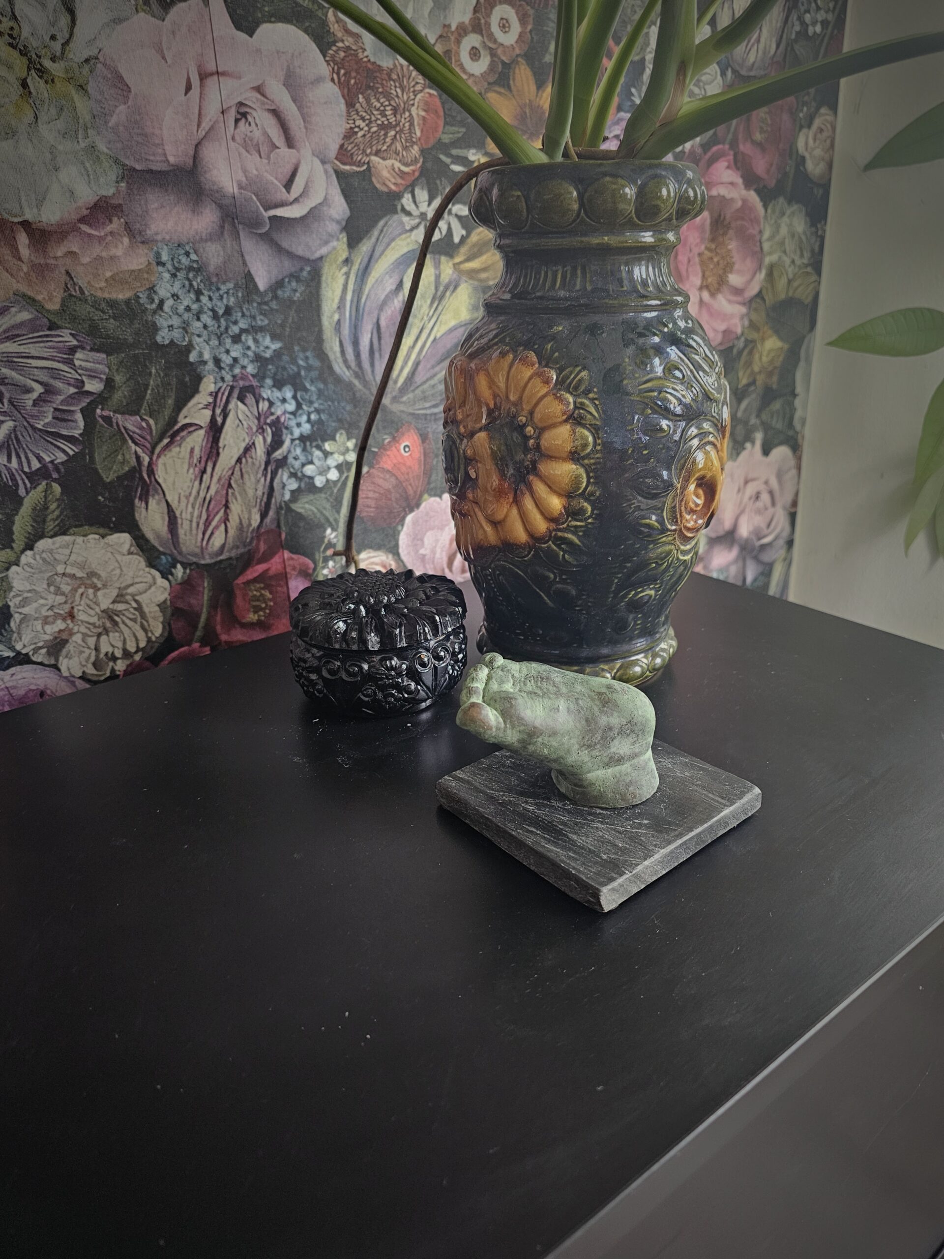 Babyvoetje in brons Babyvoetje in brons met groene patina in interieur