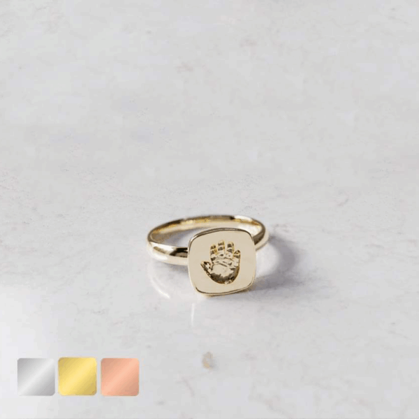 vierkante ring met handafdrukje