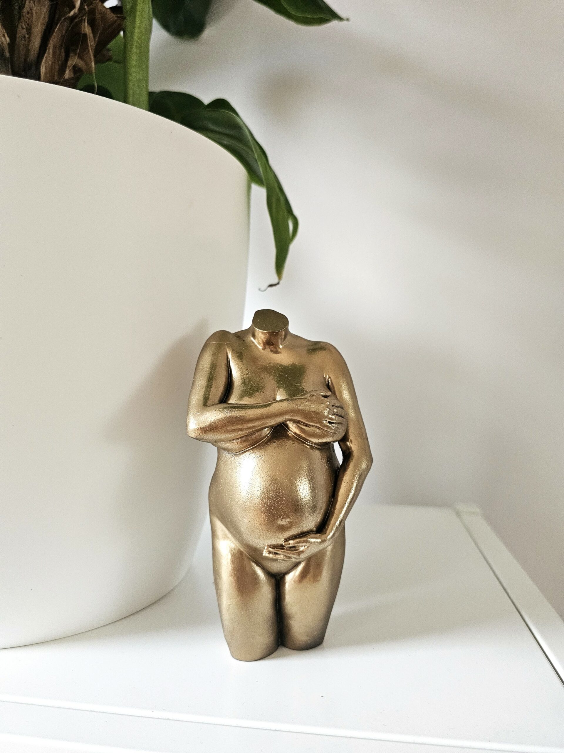 Goud zwangerschapsbeeldje Goud zwangerschapsbeeldje