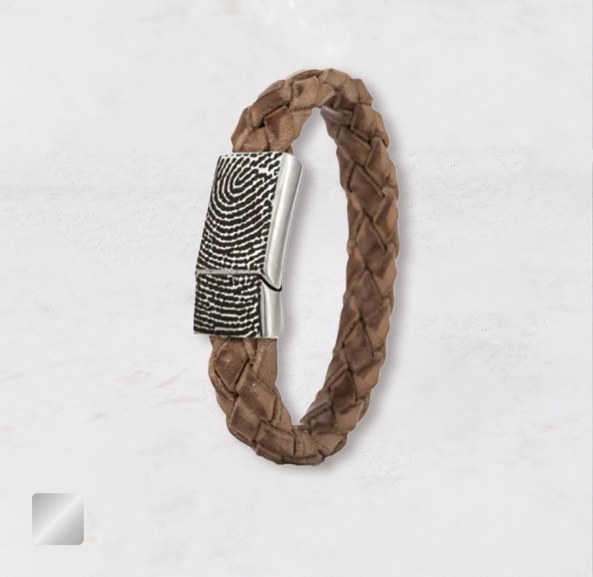 Licht bruine armband met vingerafdruk zilver
