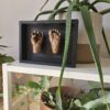 3D babycasting hand en voetafdruk in zwart schilderij