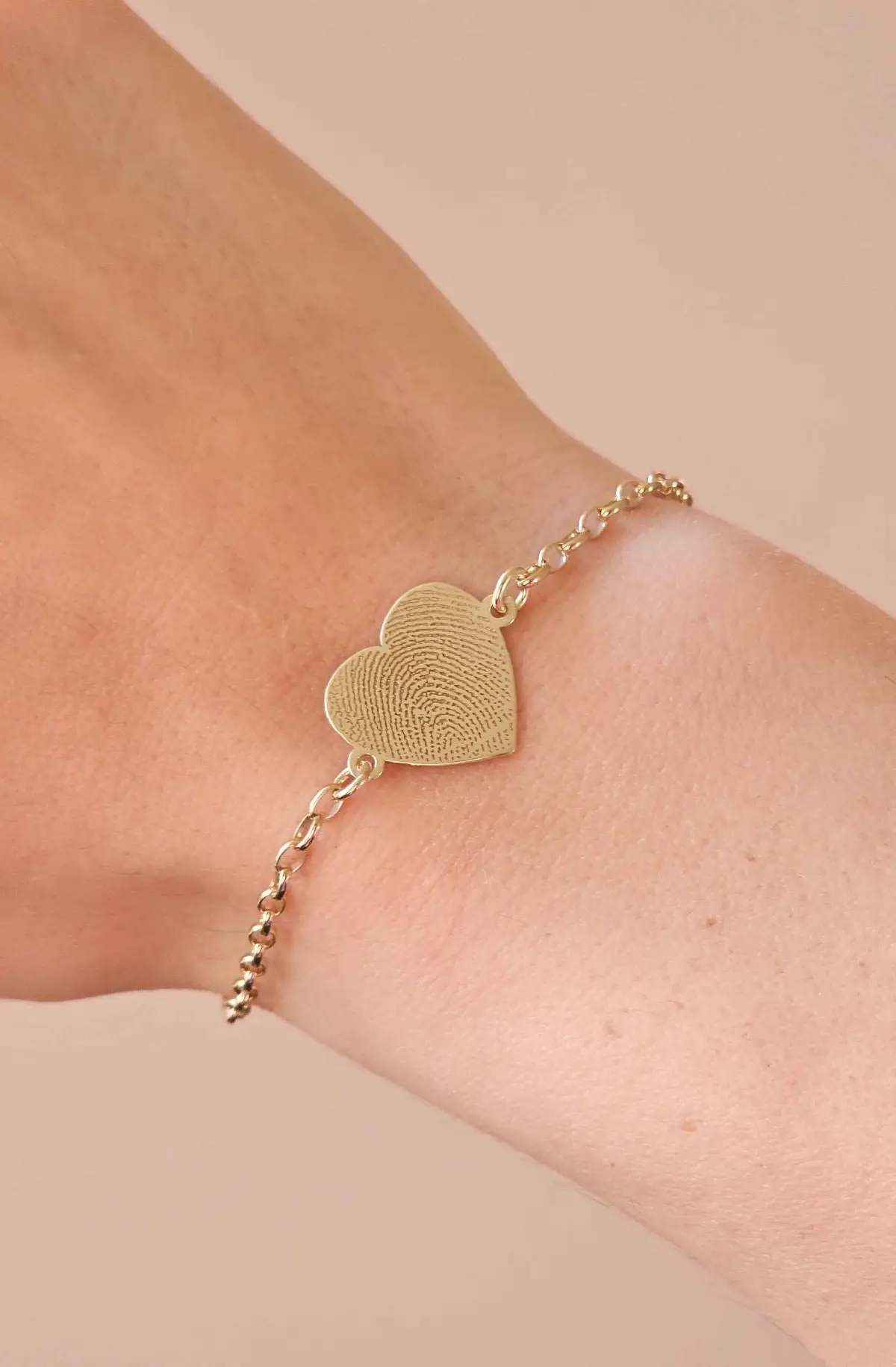 vingerafdruk armband met hartje gegraveerd gepersonaliseerd sieraad